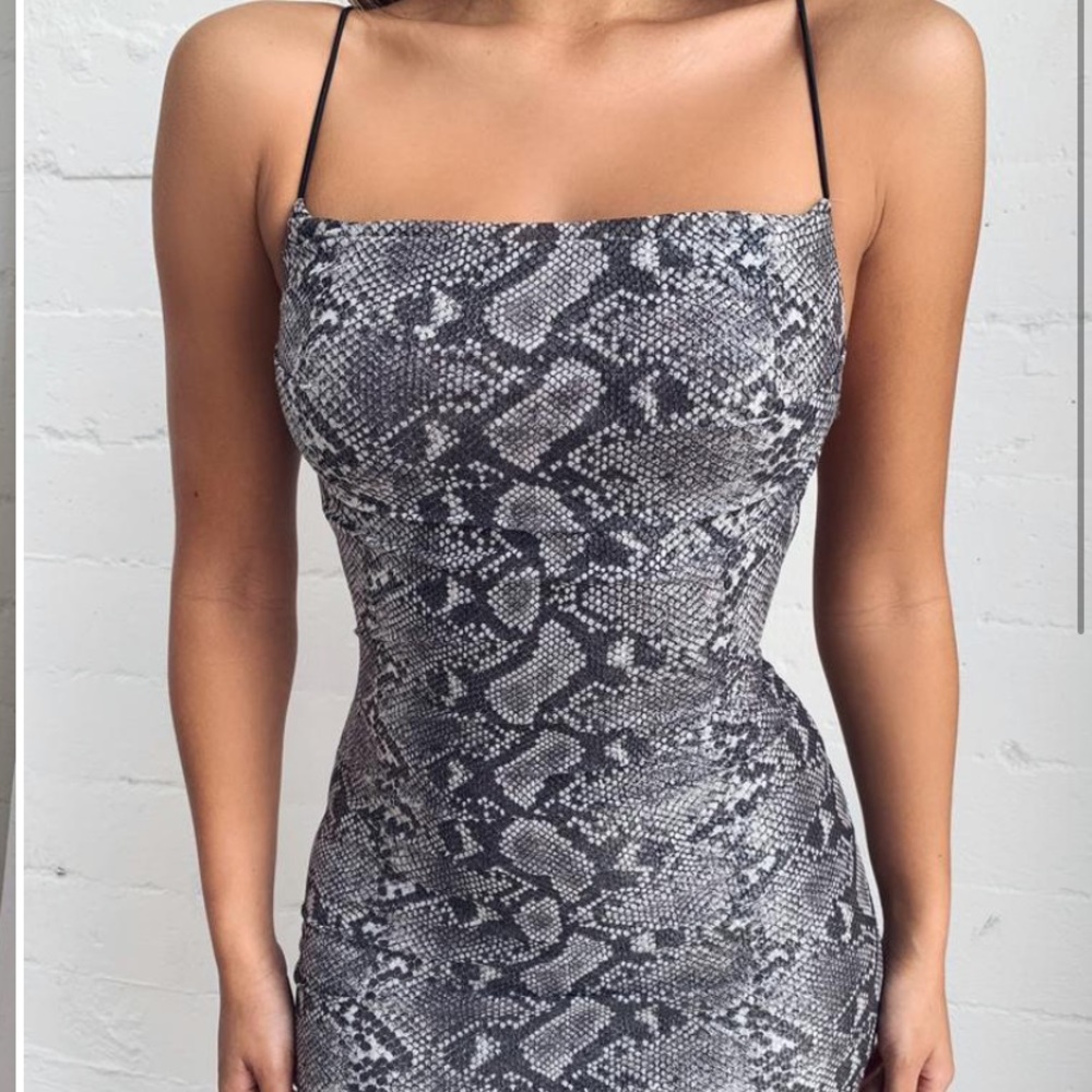 Dress - Picture 5 of 7